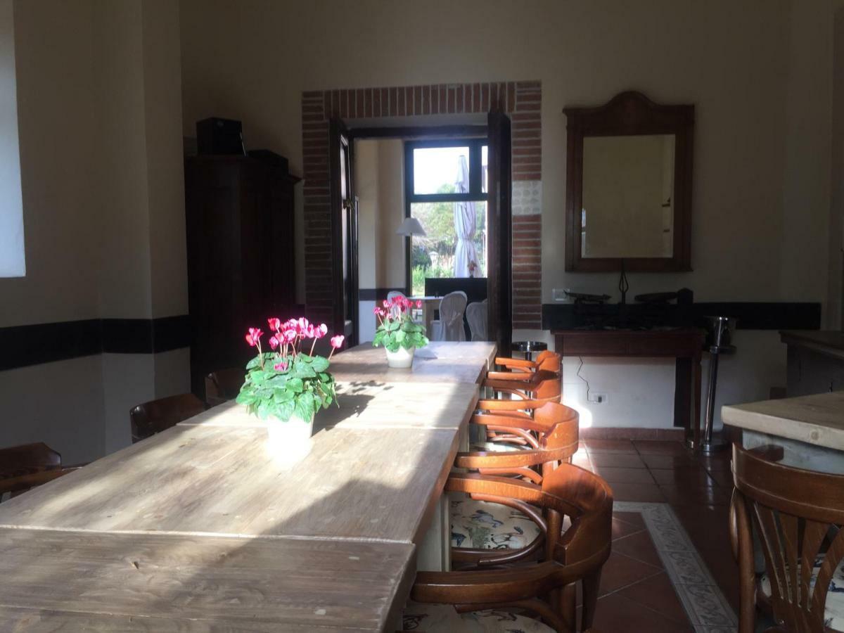 Casale Appio Hotel Roma Ngoại thất bức ảnh